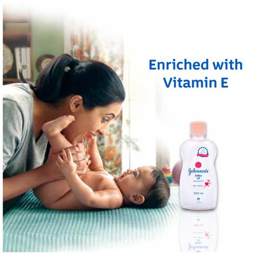 Buy Johnson's Non-Sticky Baby Oil with Vitamin E for Easy Spread and  Massage (Clear, 500ml) Online at Low Prices in India 