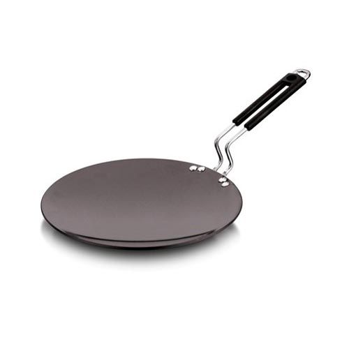 https://www.bigbasket.com/media/uploads/p/l/40070512_1-kitchen-essentials-hard-anodised-chapati-tawa-with-bakelite-wire-handle-stainless-steel.jpg