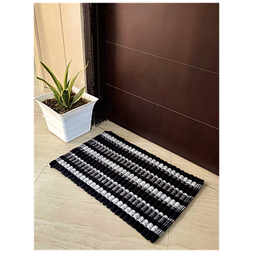 https://www.bigbasket.com/media/uploads/p/l/40285608-4_1-vti-home-collection-cotton-polyester-hand-woven-doormat-fibre-long-lasting-black.jpg