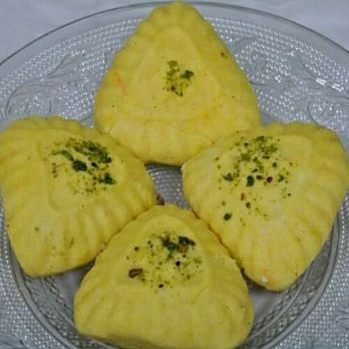 Buy Makhanlal Das Sons Sweets Kesar Cake 5 Pcs Online At The Best Price