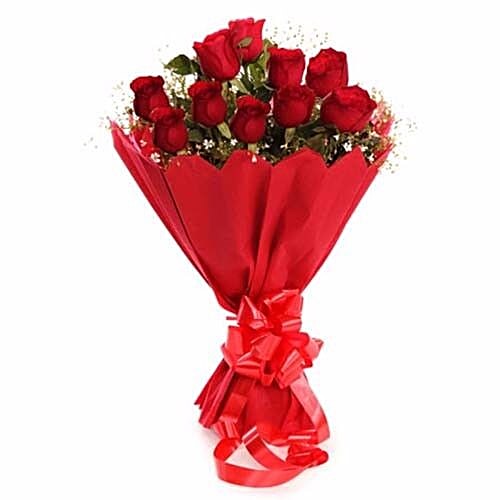 Buy Blooms & Bouquets, Frazer Town Flower Bouquet - 12 Delightful Red ...