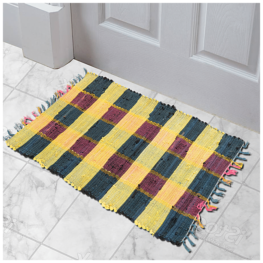 https://www.bigbasket.com/media/uploads/p/xxl/40230161_2-cocotuft-cotton-doorfloor-mats-with-frinches-assorted-colour.jpg