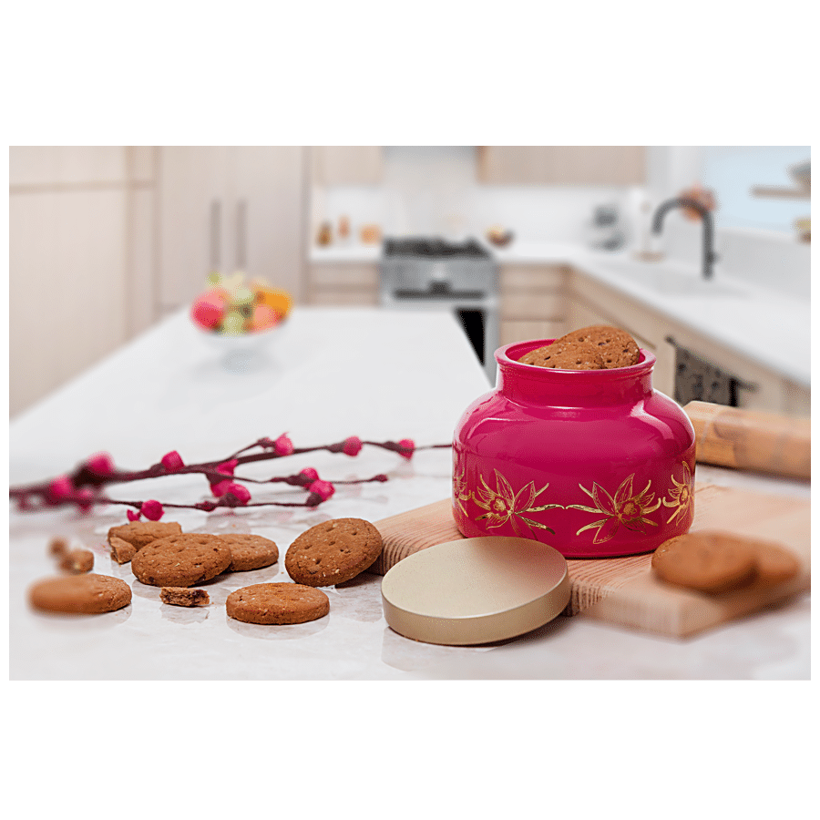 https://www.bigbasket.com/media/uploads/p/xxl/40240202-3_1-yera-storage-jar-with-metallic-lid-golden-foil-printed-for-multipurpose-use.jpg