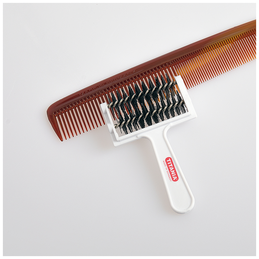 https://www.bigbasket.com/media/uploads/p/xxl/40247313-6_1-titania-comb-cleaner-95-x-58-cm-white-set-of-1-pc.jpg