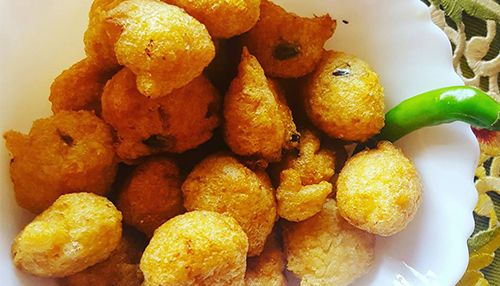 Biuli dal er boda/urad dal vada Recipe: How to Make Biuli dal er boda ...