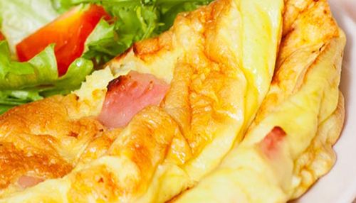 Bacon & Tomato Omelet Recipe: How to Make Bacon & Tomato Omelet Recipe ...